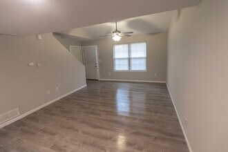 5301-5303-5303 Currituck Ln in Columbia, MO - Building Photo - Building Photo