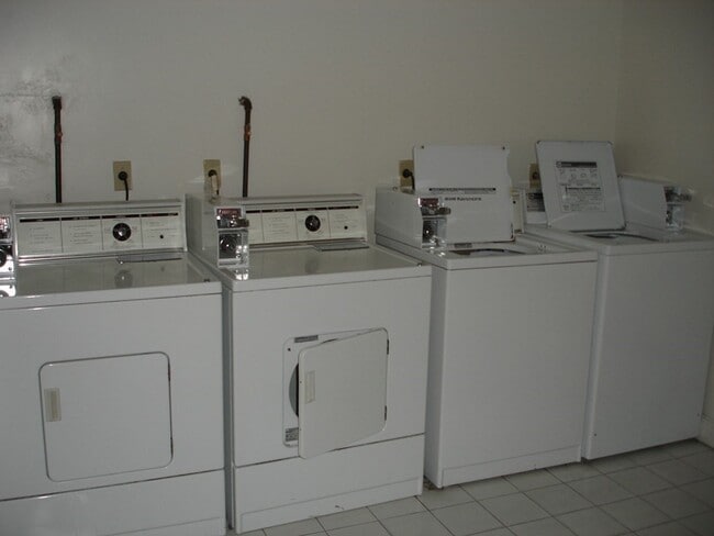 5 Forest St, Unit #1 in Medford, MA - Building Photo - Building Photo