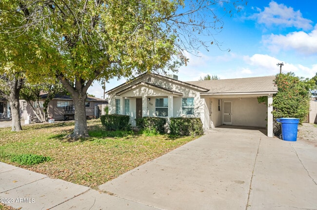 property at 328 W Oakland St