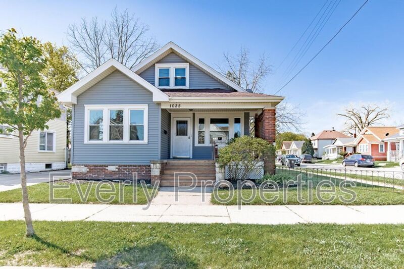 1025 Yout St in Racine, WI - Foto de edificio