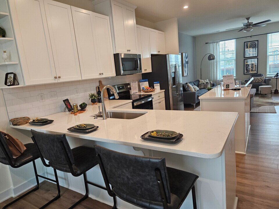 6122 Cleburne Ct in Charlotte, NC - Foto de edificio