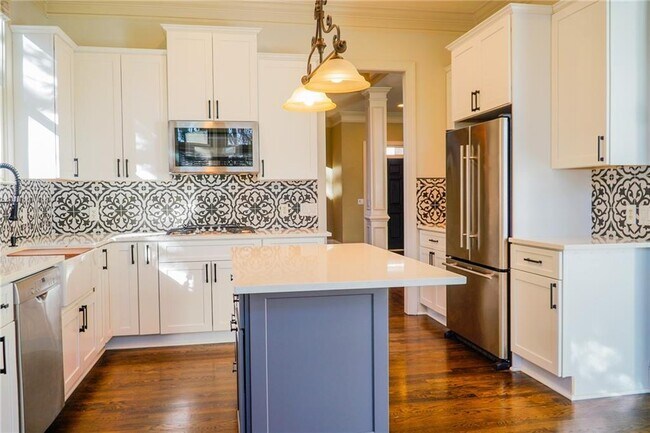 1127 Ashton Bluff Dr NE in Atlanta, GA - Building Photo - Building Photo