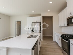 790 Treeline Rd in Moore, SC - Foto de edificio - Building Photo