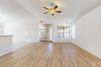 8718 N 57th Ln in Glendale, AZ - Building Photo - Building Photo