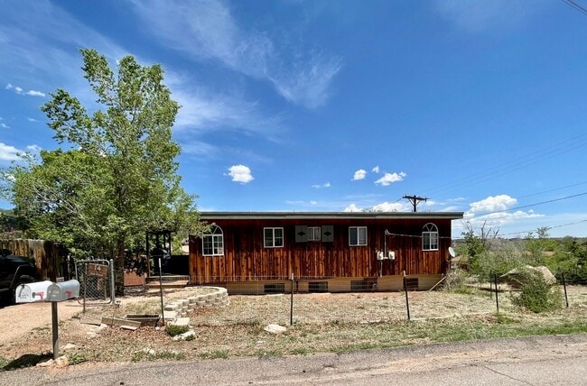 property at 14 Oak Pl