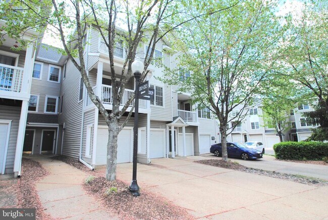 12823 Fair Briar Ln in Fairfax, VA - Building Photo - Building Photo
