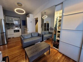 387 Marlborough St, Unit 2 Apartamentos