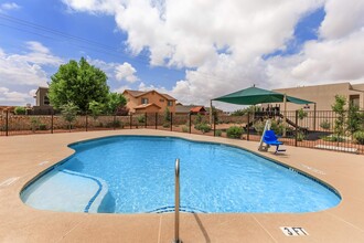 Villas at Sandstone in El Paso, TX - Building Photo - Building Photo