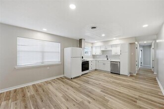 2015 Salem St in Irving, TX - Building Photo - Building Photo