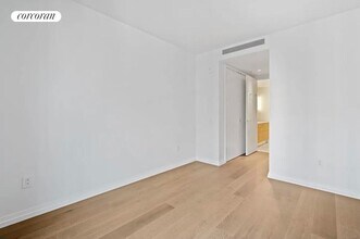 250 W 96th St in New York, NY - Building Photo - Building Photo