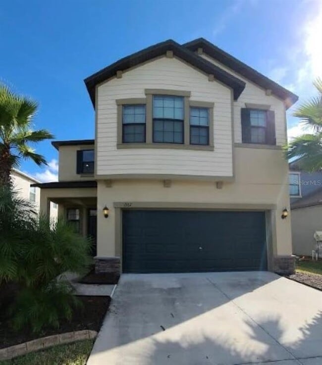 property at 1562 Ludington Ave