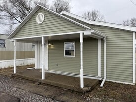 465 S National Rd in Columbus, IN - Building Photo