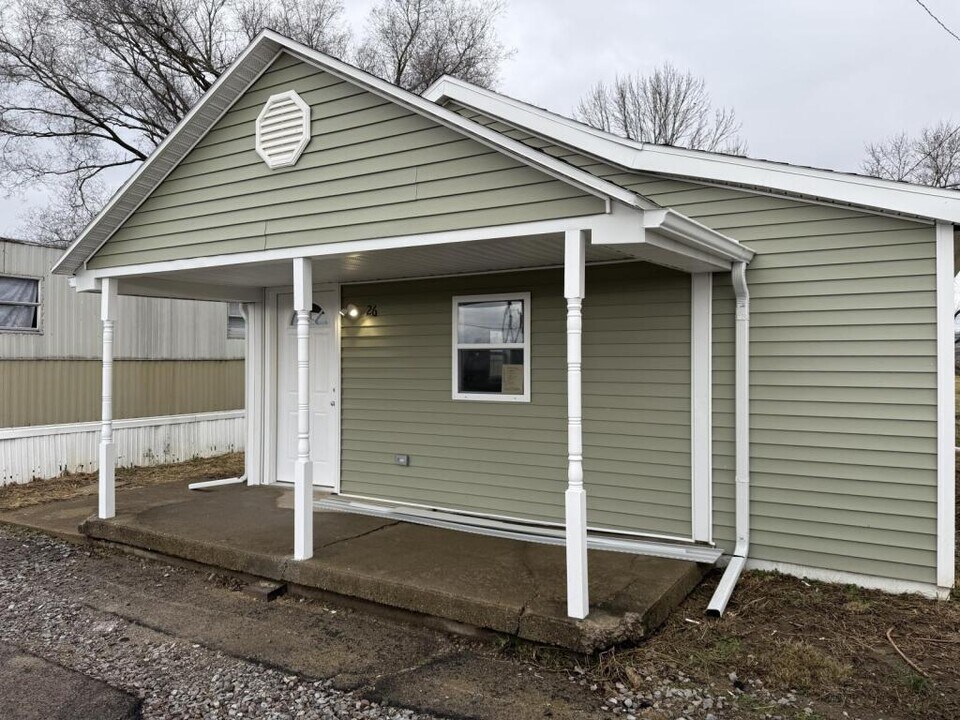 465 S National Rd in Columbus, IN - Foto de edificio