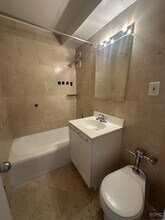 435 E 79th St in New York, NY - Building Photo - Building Photo