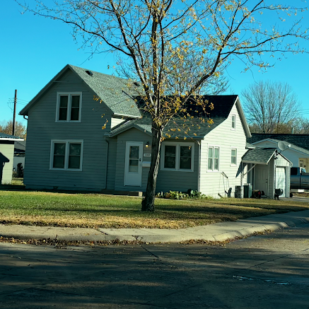 1202 Arthur St in Holdrege, NE - Building Photo