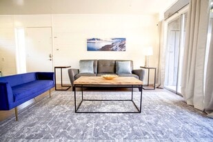 604 E 8th St in Davis, CA - Building Photo