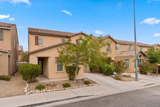 5838 W Agate Ave in Las Vegas, NV - Building Photo - Building Photo