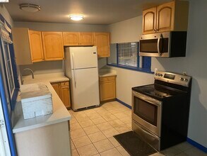 1349 Alpine Dr in Pittsburg, CA - Building Photo - Building Photo