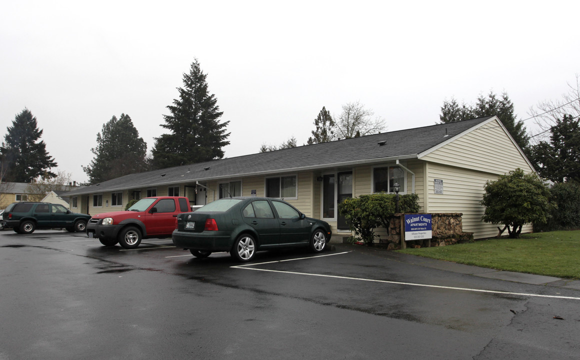 Walnut Court Apartments in Portland, OR - Building Photo