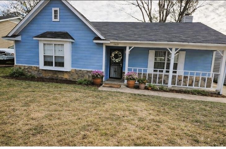 4569 Columbia Woods Ln in Millington, TN - Foto de edificio