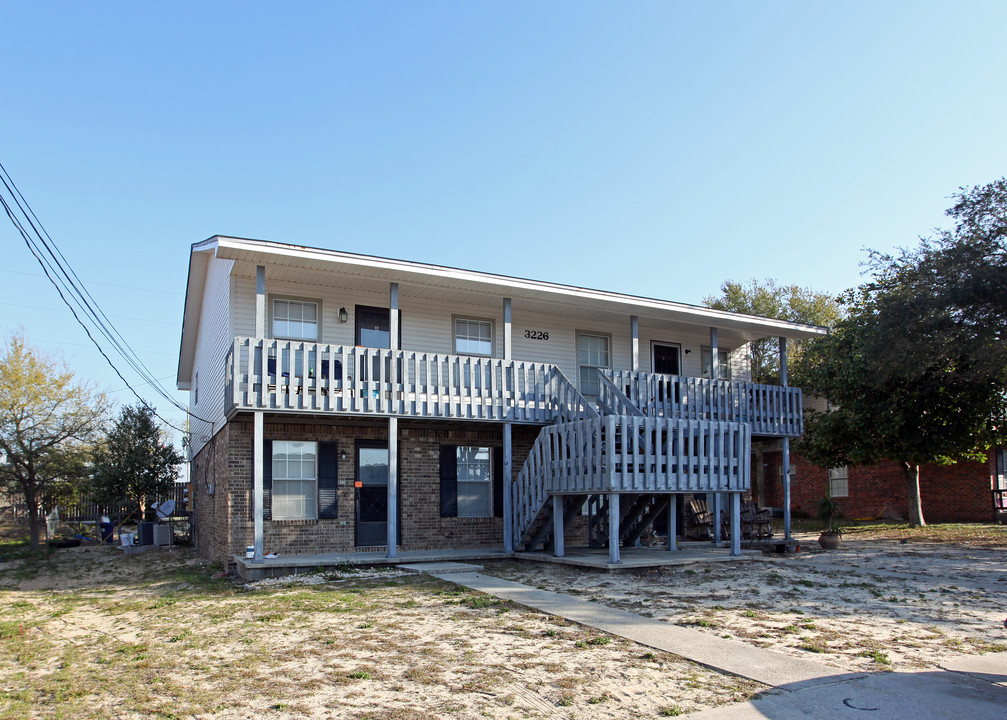 3226 Redwood Ln in Gulf Breeze, FL - Building Photo