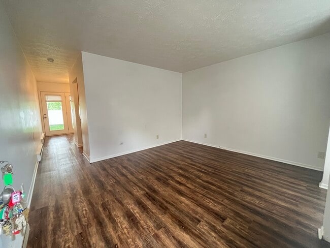 402 Forest Ln in Richwood, OH - Building Photo - Building Photo