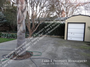 14023 Walnut Ave in Walnut Grove, CA - Building Photo - Building Photo