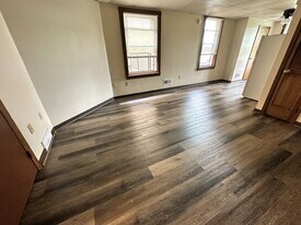 525 Larimer Ave, Unit 18 in Pittsburgh, PA - Building Photo