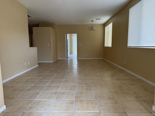 8701 Emsdale Ct in Las Vegas, NV - Building Photo - Building Photo