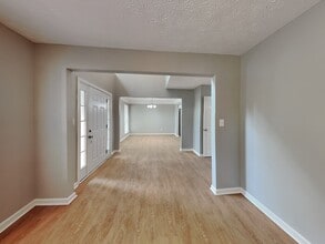 942 Shadow Ridge Trail in Lithonia, GA - Building Photo - Building Photo