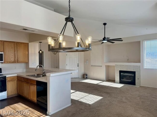 9901 Trailwood Dr in Las Vegas, NV - Foto de edificio - Building Photo