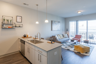 Riverhaus in Covington, KY - Foto de edificio - Interior Photo
