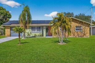 1781 Coral Point Dr in Cape Coral, FL - Building Photo