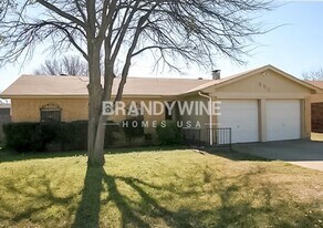 553 Edwards Dr in Saginaw, TX - Building Photo