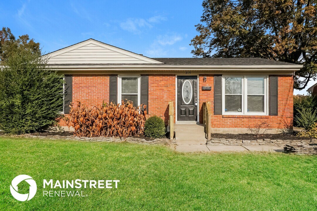 215 Kim Ct in Louisville, KY - Foto de edificio
