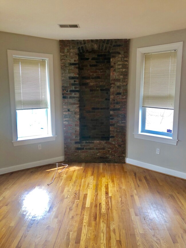 2000 15th St NW-Unit -3 in Washington, DC - Foto de edificio - Building Photo
