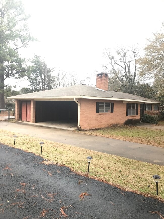 408 Hummingbird Trail in Atlanta, TX - Building Photo - Building Photo