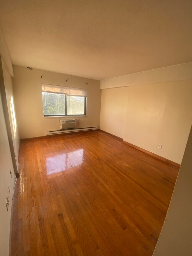 1116 Commonwealth Ave, Unit 314 in Boston, MA - Building Photo - Building Photo