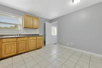 11836 Criterion Ave in St. Louis, MO - Building Photo - Building Photo