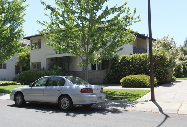 235 Waverley St in Menlo Park, CA - Building Photo - Building Photo