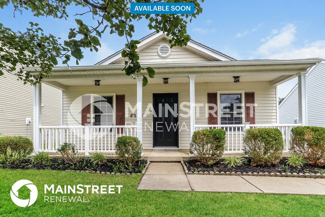 6226 Maravian Dr in Louisville, KY - Building Photo