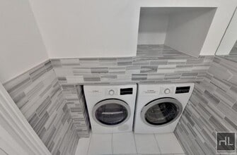 E 13TH ST., Unit 1A in New York, NY - Foto de edificio - Building Photo