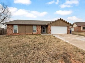 10217 S Hillcrest Dr in Oklahoma City, OK - Building Photo