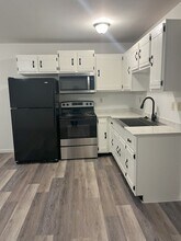 8 W 10th St in Washington, MO - Building Photo - Building Photo