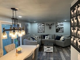 21 Woodmere Ct, Unit 3 in Appleton, WI - Building Photo