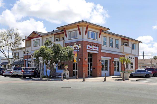 2100 Ventura Blvd in Camarillo, CA - Building Photo - Primary Photo