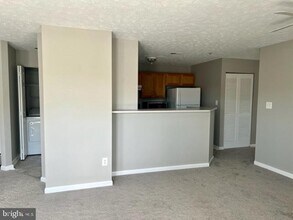 2406 Autumn Harvest Ct-Unit -204 in Odenton, MD - Building Photo - Building Photo
