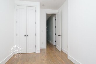 2 Stanwix St, Unit 2B in Brooklyn, NY - Building Photo - Building Photo