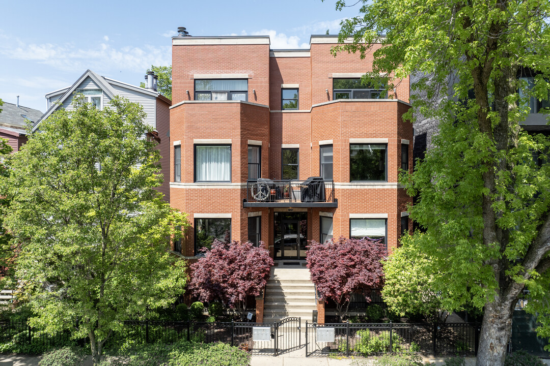 726 W Schubert AVE in Chicago, IL - Foto de edificio