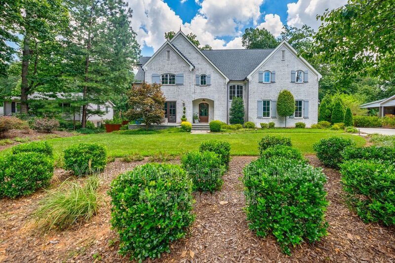 6321 Hunting Creek Rd NE in Atlanta, GA - Building Photo